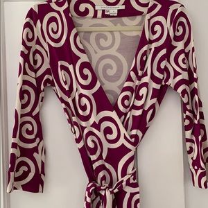 DVF wrap dress size 8, gorgeous summer print!
